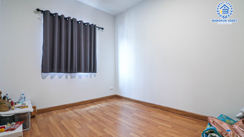 *****ทาวน์เฮ้าส์มือสองย่านนนทบุรี ม.เดอะคอนเนค กาญจนาภิเษก-กันตนา เนื้อที่กว้างขวางถึง 21.4 ตร.ว. ฟังก์ชัน 3 ห้องนอน 2 ห้องน้ำ 2 ที่จอดรถ บนทำเลศักยภาพ เดินทางสะดวก ใกล้รถไฟฟ้าสายสีม่วง "สถานีตลาดบางใหญ่", เซ็นทรัลเวสต์เกต และทางด่วน "ศรีรัช" ราคาถูกสุดในย่านนี้!